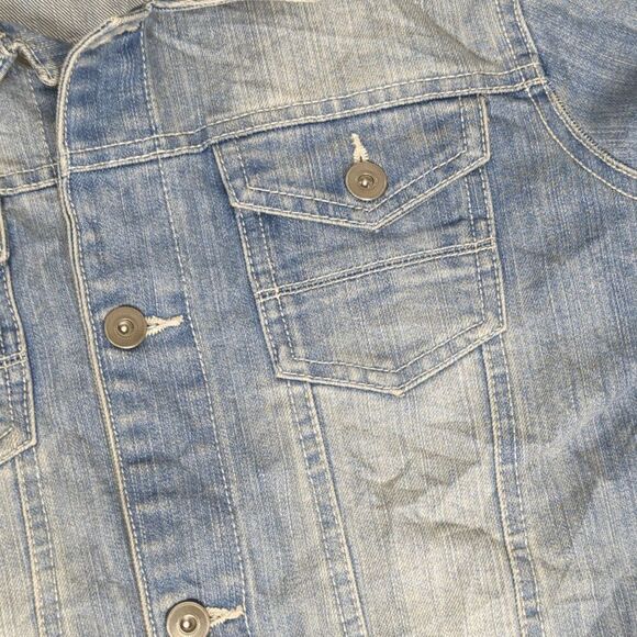 Vintage Women’s Size 14 Blue Light Wash Denim Trucker Jean Jacket Pockets - Picture 3 of 7